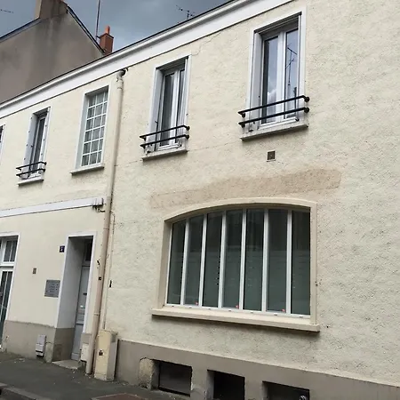 Tuffeau Xxl Apartman